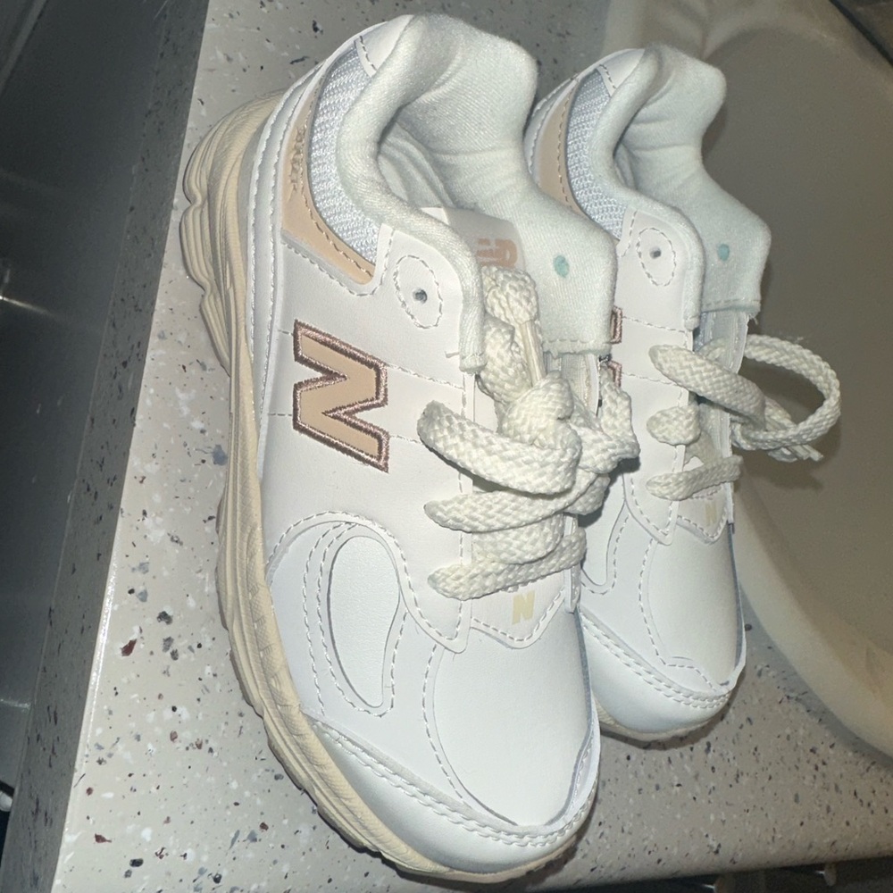 New Balance 2002r
